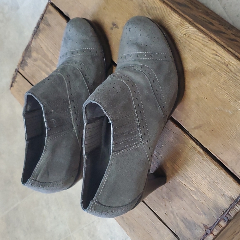 Bella Vita Gray Suede Ankle Booties